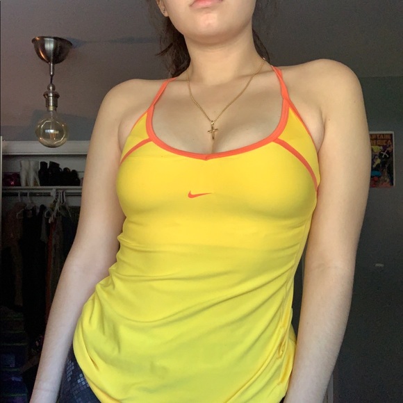 Vintage Nike top💛 - Picture 4 of 5
